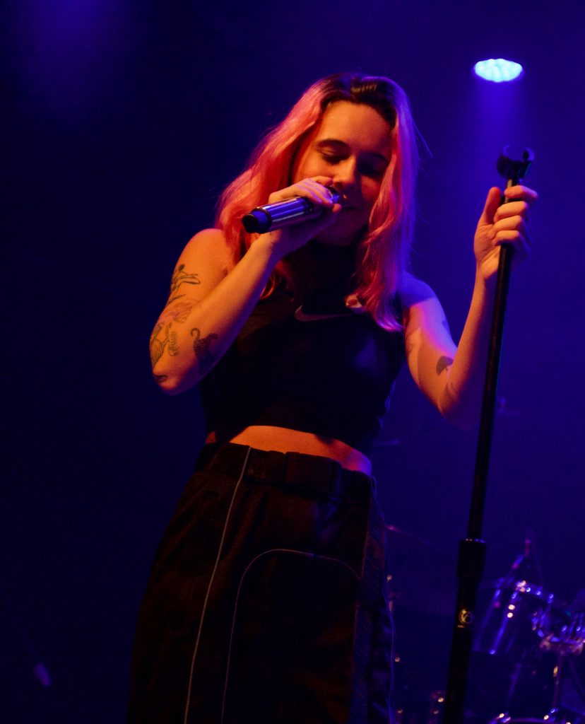 show review bea miller kah lo kennedi warsaw stars scars show review bea miller kah lo kennedi warsaw stars scars